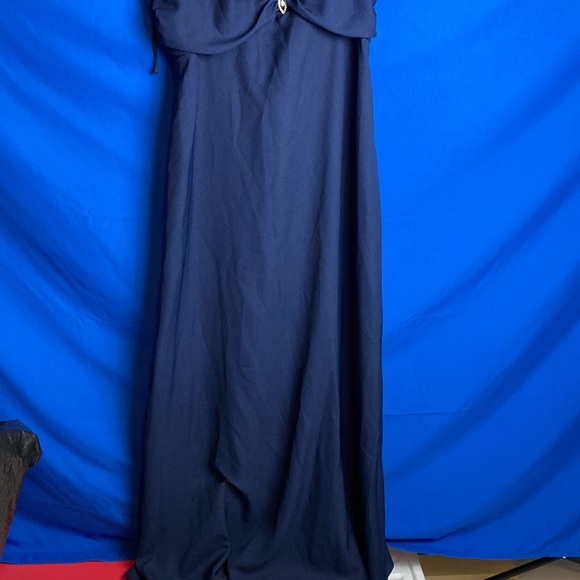 Women’s Evening Gown plus sized - Picture 2 of 9
